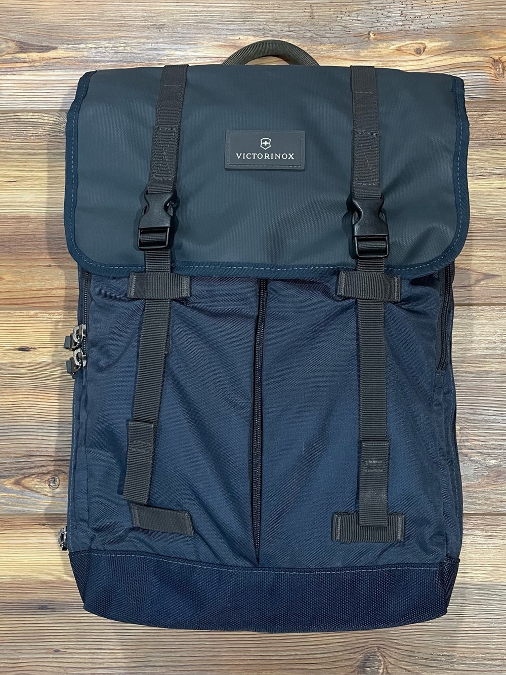 Victorinox ALTMONT Swiss Deluxe Laptop Backpack Padded Navy FlipTop Expandable